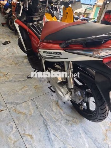 Honda Air Blade Fi đời 2012 Trắng đỏ biển số TP