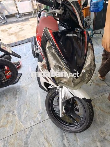 Honda Air Blade Fi đời 2012 Trắng đỏ biển số TP
