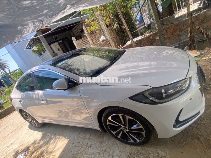 Hyundai Elantra 2016 Trắng 180000 km