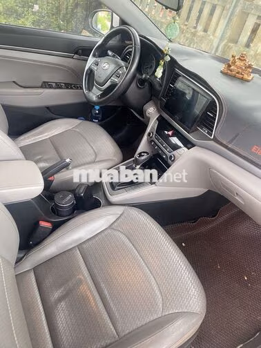 Hyundai Elantra 2016 Trắng 180000 km
