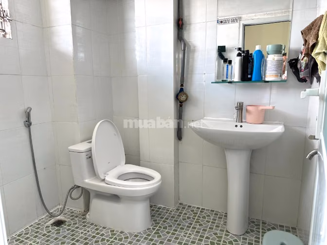 Cho thuê căn hộ MT Ngô Quyền 60m2, Q5, P6, 2PN, 1PK, 1PB, 6.500.000