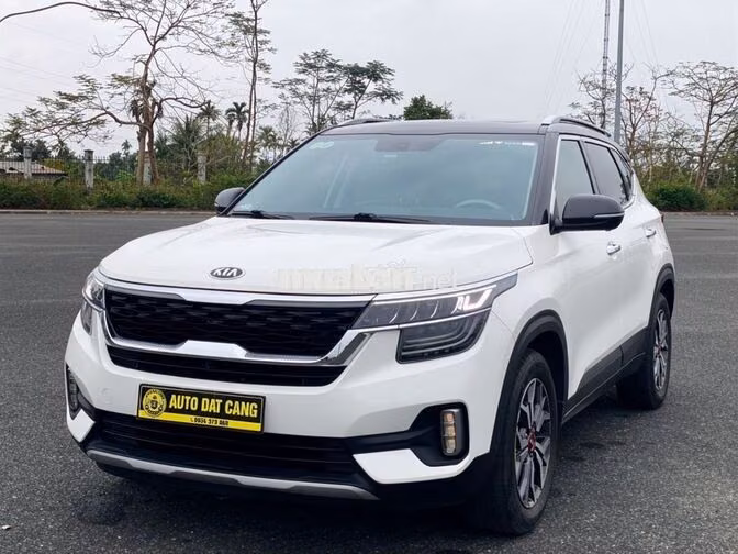 Kia Seltos Premium 1.4 AT 2020 Trắng 8 vạn km