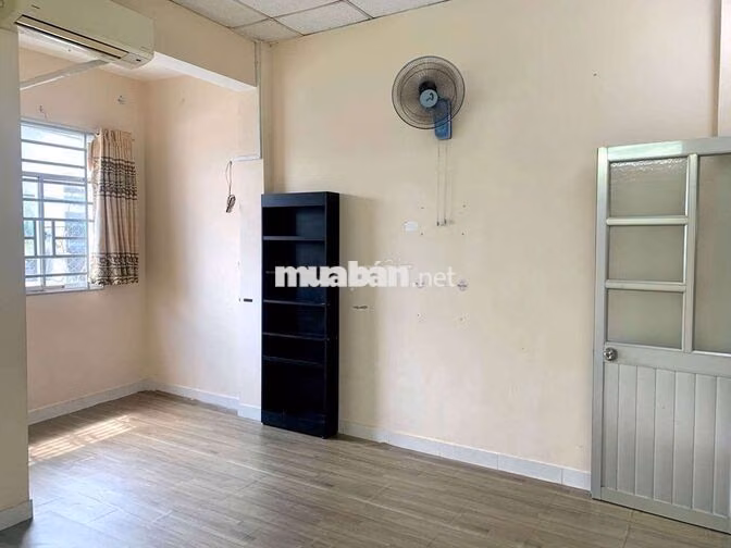 5,x TYNHÀ HẺM XE HƠI 4,2m x 11,5m THÔNG KÊNH XUYÊN TÂM, TIỀM NĂNG TĂNG
