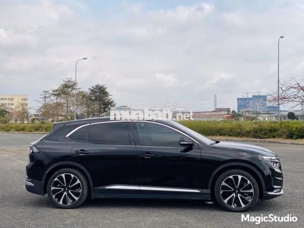 VinFast VF8 Plus AWD 2023 Đen 34000 km