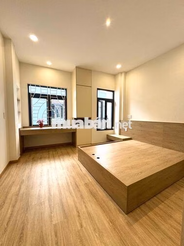 NHÀ ĐẸP, SỔ RIÊNG, DỌN VÀO Ở NGAY.HẺM THÔNG 5M . NGAY KHU LỮ GIA