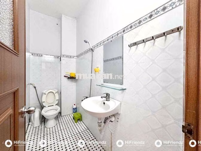 PHÒNG KHÔNG GÁC - SẴN MÁY LẠNH - GẦN CHỢ - HƯƠNG LỘ 2