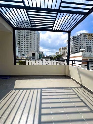 NHÀ ĐẸP, SỔ RIÊNG, DỌN VÀO Ở NGAY.HẺM THÔNG 5M . NGAY KHU LỮ GIA