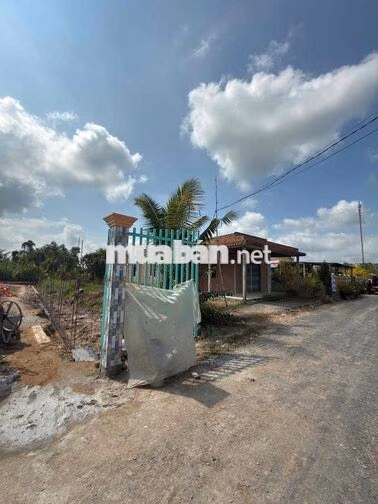 Cần bán đất đã có thổ 200m2 xây nhà Đức Huệ Long An