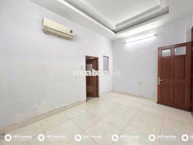 TRỐNG SẴN 2 PHÒNG CÓ BAN CÔNG, CỬA SỔ TRỜI GẦN BỐN XÃ HOÀ BÌNH