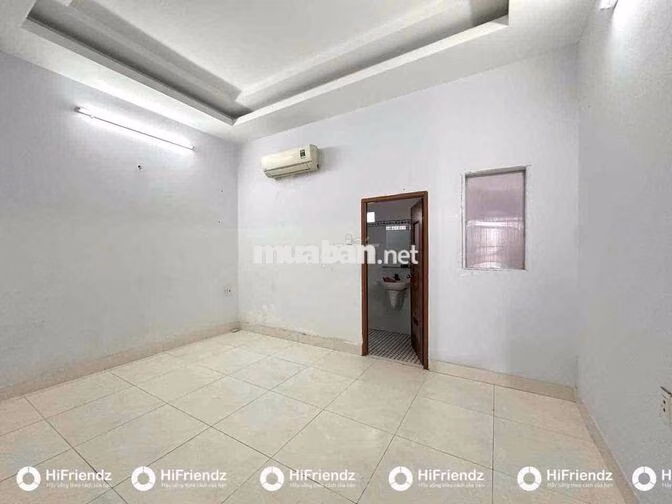 TRỐNG SẴN 2 PHÒNG CÓ BAN CÔNG, CỬA SỔ TRỜI GẦN BỐN XÃ HOÀ BÌNH