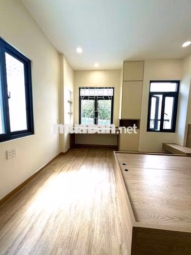 NHÀ ĐẸP, SỔ RIÊNG, DỌN VÀO Ở NGAY.HẺM THÔNG 5M . NGAY KHU LỮ GIA