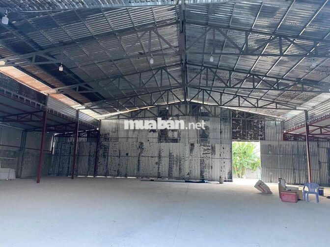 cho thuê kho xưởng khuôn viên 1200m2 giá mềm