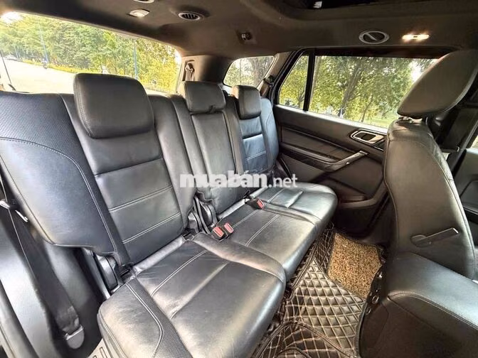 Ford Everest 7 chỗ Số tự động Dầu Đen