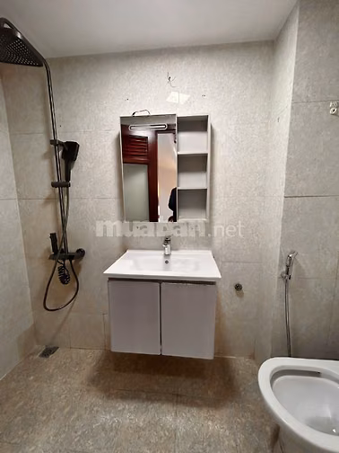 Cho thuê Nhà đẹp 4 ngủ ở Chùa Bộc