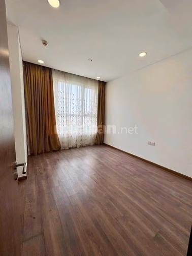 Cho thuê C/c Âu Cơ Tower-Tân Phú, 3PN, 97m2, ko nội thất giá 10 tr/th.