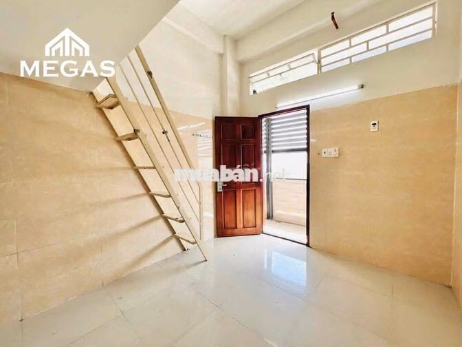 Duplex ban công Giá rẻ ngay Kinh Dương Vương sát ĐH Mở Gia Phú