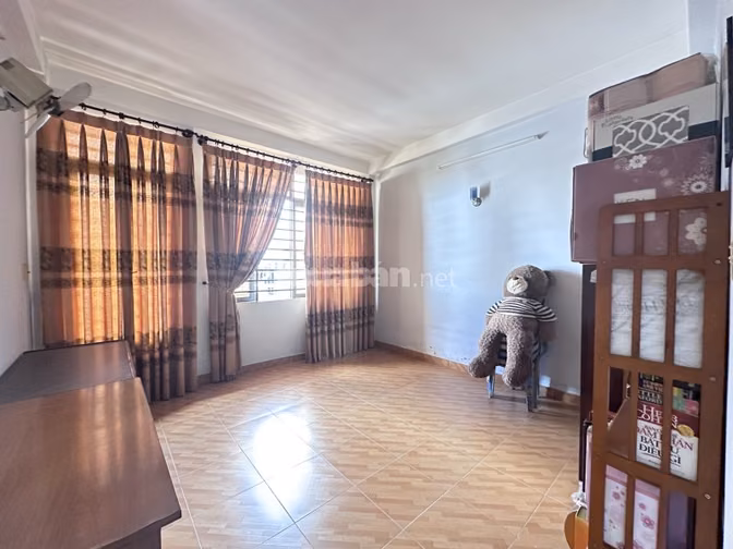 Nhà đẹp hẻm 6m giá 8tỷ liên hệ em huyền chuyên nhà phố 