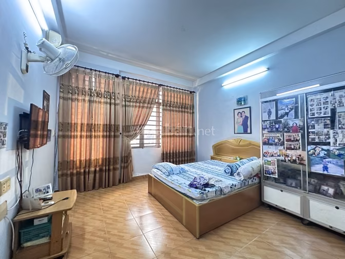 Nhà đẹp hẻm 6m giá 8tỷ liên hệ em huyền chuyên nhà phố 