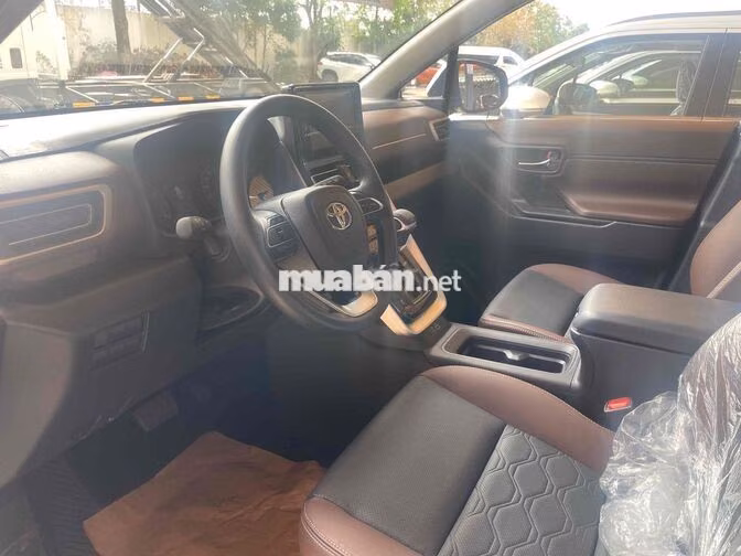 Toyota Innova Cross G ưu đãi tới 30tr|Thu xe cũ