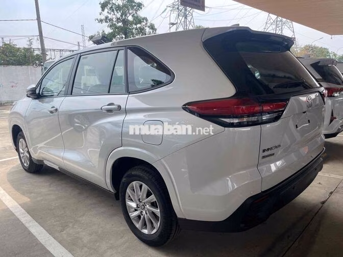 Toyota Innova Cross G ưu đãi tới 30tr|Thu xe cũ