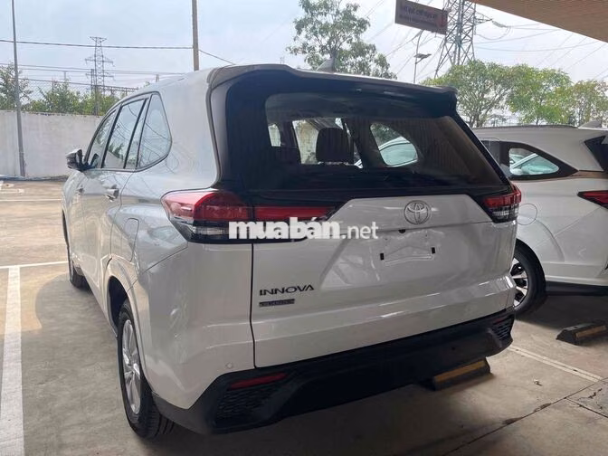 Toyota Innova Cross G ưu đãi tới 30tr|Thu xe cũ