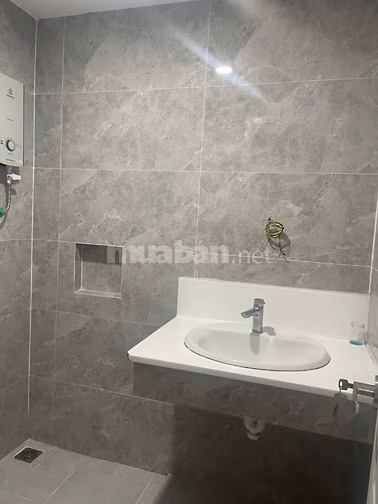 Cho thuê Central, Phạm Văn Hai,TB: 20triệu, 200m2, không nội thất, 3PN