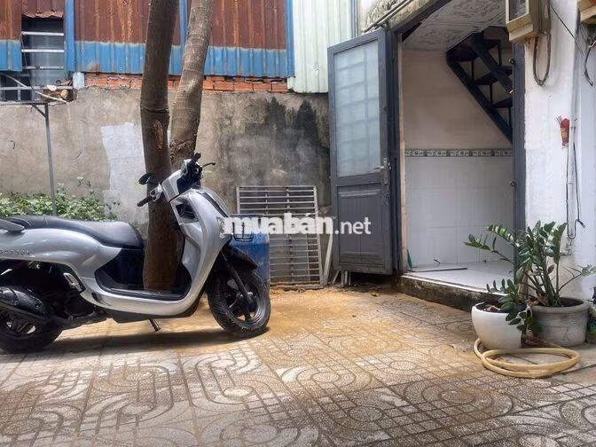 NHÀ RIÊNG BIỆT ĐI VĐÈ TỰ DO, ĐIỆN NƯỚC RIÊNG ĐỒNG HỒ CHÍNH