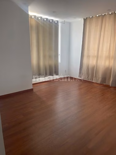 Cho thuê Central, Phạm Văn Hai,TB: 20triệu, 200m2, không nội thất, 3PN