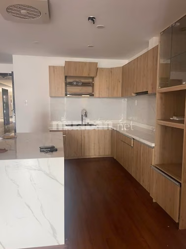 Cho thuê Central, Phạm Văn Hai,TB: 20triệu, 200m2, không nội thất, 3PN