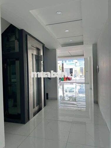 Cho thuê nhà 7pn 5wc có thang máy đuờng Hoàng Hoa Thám Phú Lợi