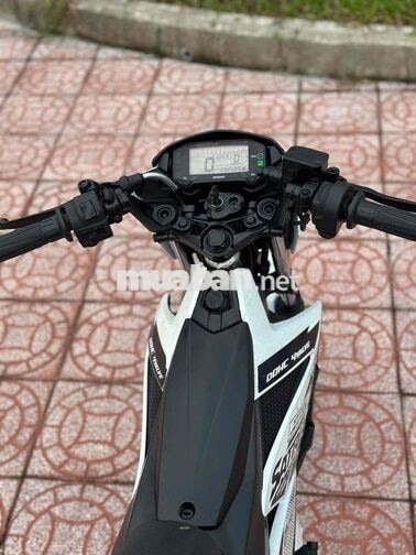 Suzuki Satria 150R Trắng đen 1059 km