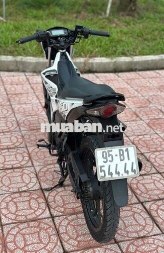 Suzuki Satria 150R Trắng đen 1059 km