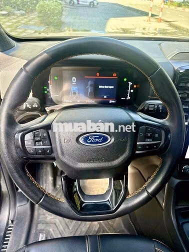 Ford Ranger 2023 2 cầu bản cao cấp Xám