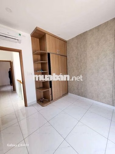 CẦN CHO THUÊ NHÀ NGUYÊN CĂN HẺM 793 TRẦN XUÂN SOẠN XE HƠI TỚI NƠI.