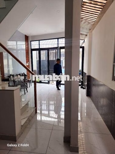 CẦN CHO THUÊ NHÀ NGUYÊN CĂN HẺM 793 TRẦN XUÂN SOẠN XE HƠI TỚI NƠI.