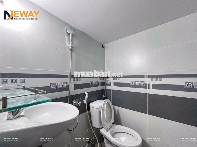DUPLEX BANCOL RẺ - SẴN MÁY LẠNH - THANG MÁY - NGAY ĐẠI HỌC VĂN HIẾN