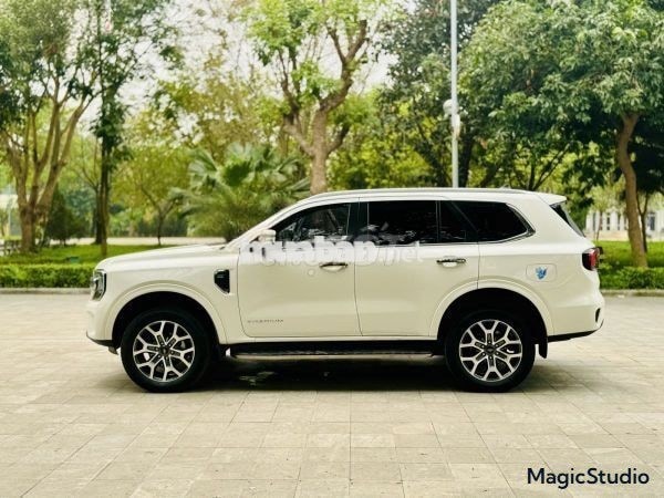 Everest Titanium 2.0L 4x2 AT 2022 - 1 Tỷ 75 Tr