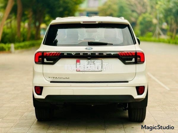 Everest Titanium 2.0L 4x2 AT 2022 - 1 Tỷ 75 Tr
