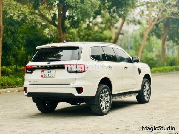 Everest Titanium 2.0L 4x2 AT 2022 - 1 Tỷ 75 Tr