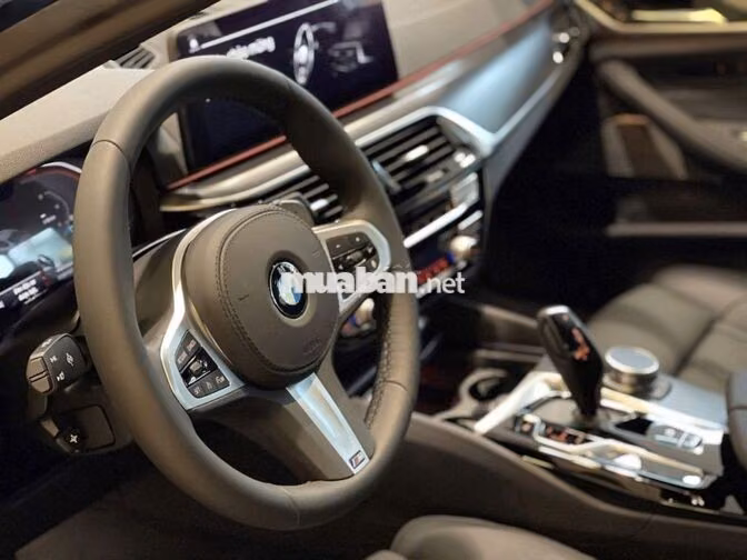 BMW 5 Series 530i M Sport 2022 Trắng