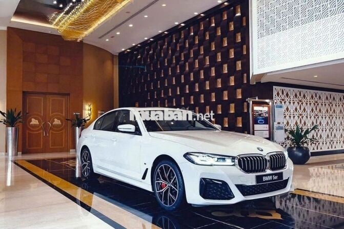 BMW 5 Series 530i M Sport 2022 Trắng