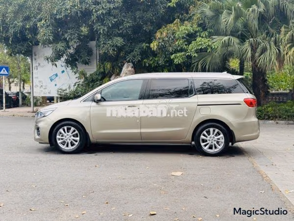 Kia Sedona 2.2 DAT Luxury 2019 - 610 Triệu