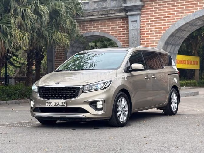 Kia Sedona 2.2 DAT Luxury 2019 - 610 Triệu
