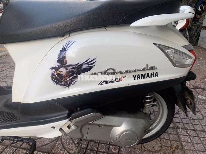 Yamaha Grande Trắng Xăng