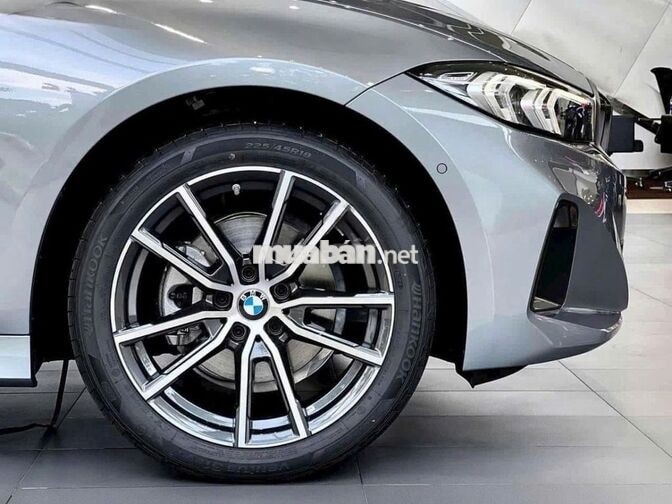 BMW 3 Series 320i Sport Line 2025 Xám