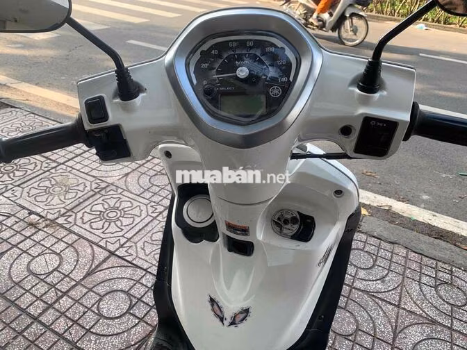 Yamaha Grande Trắng Xăng