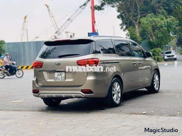 Kia Sedona 2.2 DAT Luxury 2019 - 610 Triệu
