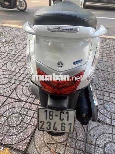 Yamaha Grande Trắng Xăng