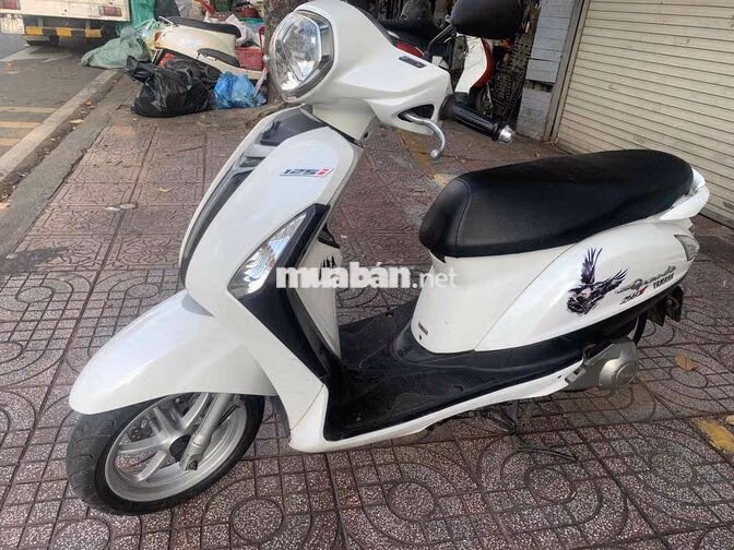 Yamaha Grande Trắng Xăng
