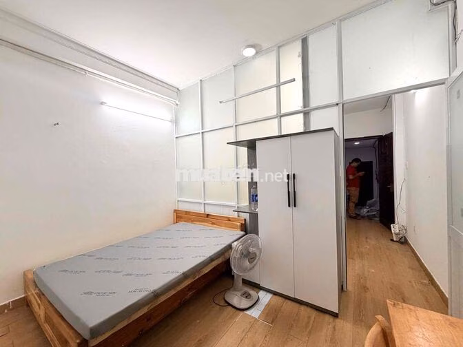 CHO THUÊ PHÒNG TRỌ 2PN 1WC - MẶT TIỀN LTK Q10 - FULL NT- ĐANG SƠN SỬA